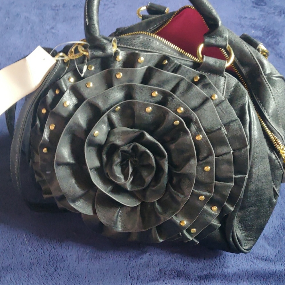 Steve Madden Bloom satchel black. Nwt